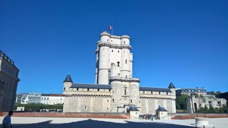 Majestic Castle Against a Clear Blue Sky wallpaper
