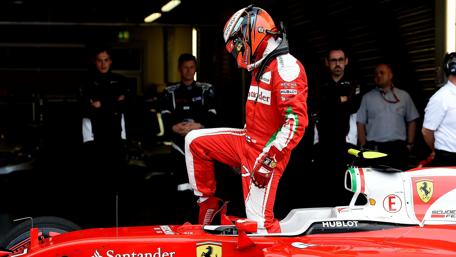 Speeding Toward Victory: Ferrari's F1 Legend wallpaper