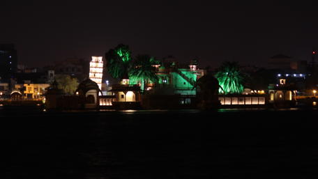Majestic Nightscape of a City Palace wallpaper
