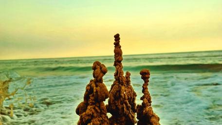 Peaceful Sandy Seascape Sculpture wallpaper