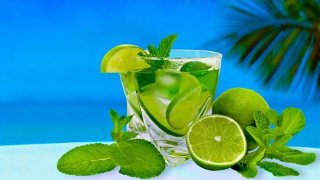 Refreshing Mojito Cocktail Delight wallpaper