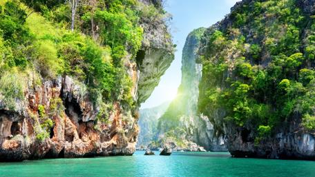 Serene Tropical Paradise Awaits You wallpaper