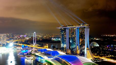 Vibrant Cityscape at Night with Stunning Lights wallpaper