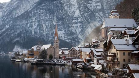 Hallstatt at winter wallpaper