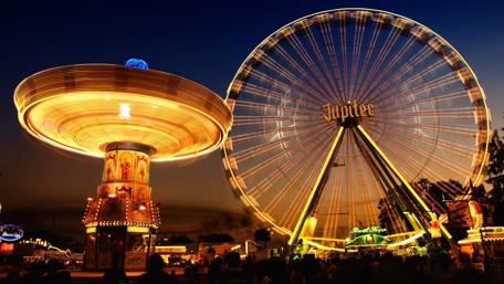 Whirling Lights of Joyful Memories wallpaper