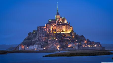 Majestic Cityscape at Dusk wallpaper
