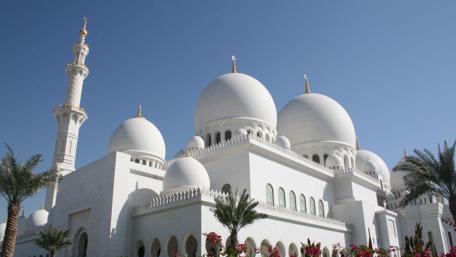 Stunning White Mosque Scene wallpaper