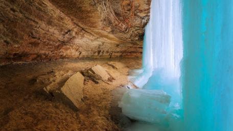 Frozen Cascade in a Natural Cave wallpaper