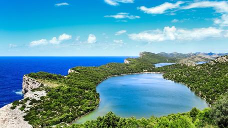 Majestic Coastal Serenity wallpaper