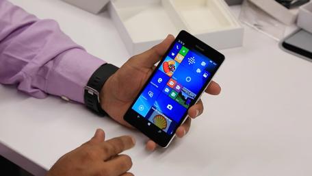 Unboxing the Lumia 950 Smartphone wallpaper