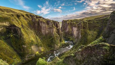Majestic Fjaðrárgljúfur Canyon in Iceland's Splendor wallpaper