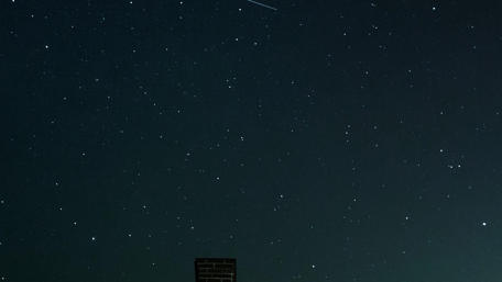 Starlit Nighttime Sky wallpaper