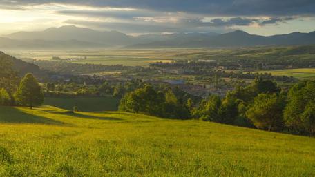 Sunrise over Romanian Hills wallpaper