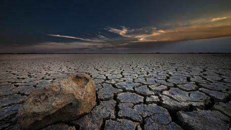 Desolate Beauty of the Dry Desert Landscape wallpaper