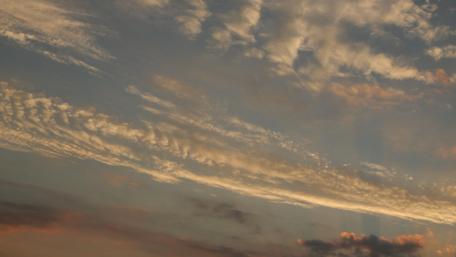 Serene Sky at Dusk Amidst Colorful Clouds wallpaper