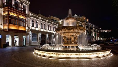 Fountain in Historic Baku at Night wallpaper