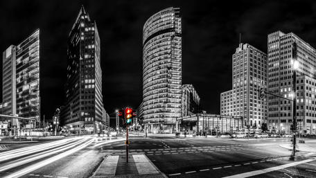 Monochrome Cityscape at Night wallpaper