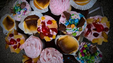 Delicious Cupcakes Assortment for Dessert Lovers wallpaper