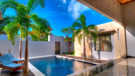 Sunlit Oasis Blissful Escape at Home wallpaper