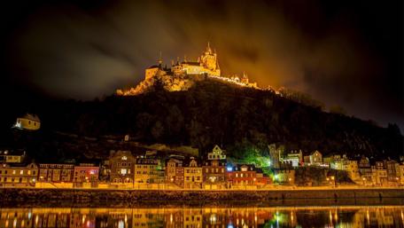 Nighttime Serenity Overlooking a Scenic Cityscape wallpaper