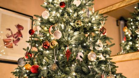 Festive Christmas Tree Glow wallpaper