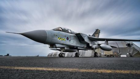 Thunder in the Skies: Military Jet Power wallpaper