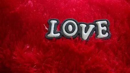 Vibrant Love Plush Wallpaper Inspiring Affectionful Moments wallpaper