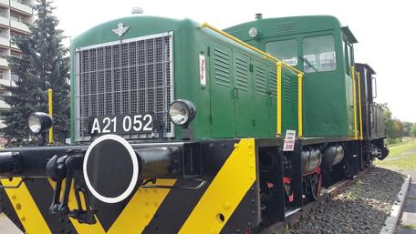 Bold Vintage Diesel Locomotive Wallpaper wallpaper