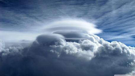 Majestic Cloud Formation Above the Horizon wallpaper