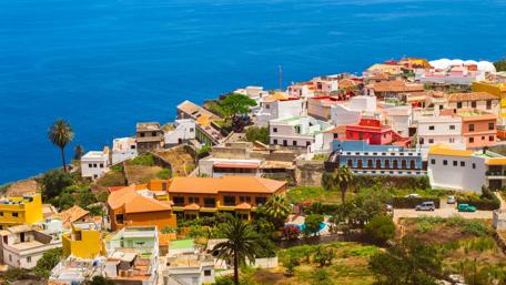 Vibrant Coastal Cityscape in Italy wallpaper
