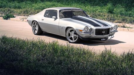 Classic Muscle Car Elegance wallpaper