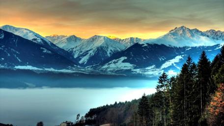 Majestic Mountain Landscape at Dusk wallpaper