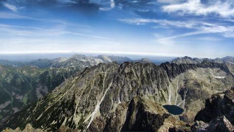 Majestic Mountain Landscape Awaits Exploration wallpaper