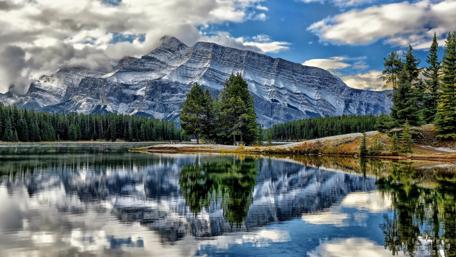 Mirror Image of Nature's Majesty wallpaper