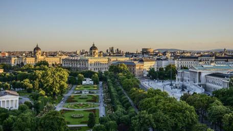 Stunning View of Vienna's Green Cityscape wallpaper
