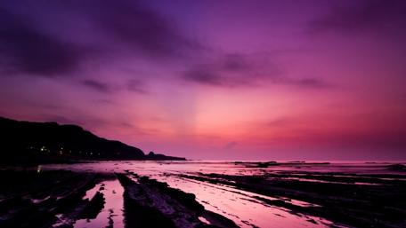 Purple Hues of Nature's Evening Sky wallpaper
