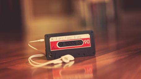 Retro Cassette Feels wallpaper