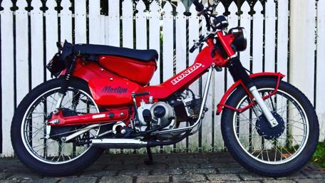Classic Honda Motorbike Beauty wallpaper