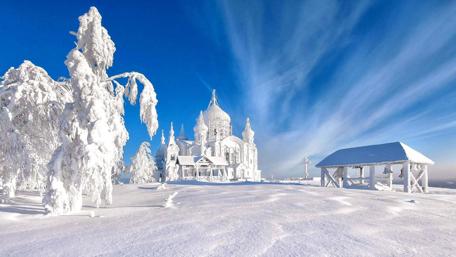 Winter Wonderland in Tranquil Splendor wallpaper