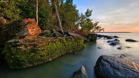 Rocky coast side wallpaper