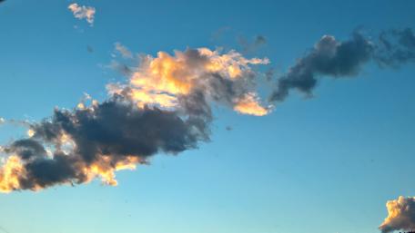 Tranquil Sky and Clouds Wallpaper wallpaper