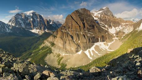 Majestic Mountain Landscape in 4K Resolution wallpaper