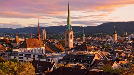 Stunning Cityscape at Dusk in Zurich wallpaper