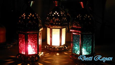 Enchanting Lanterns for a Romantic Ambiance wallpaper