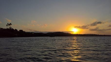 Serene Sunset Over Tranquil Waters wallpaper
