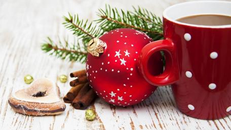 Festive Coffee Delight for New Year's Celebration wallpaper