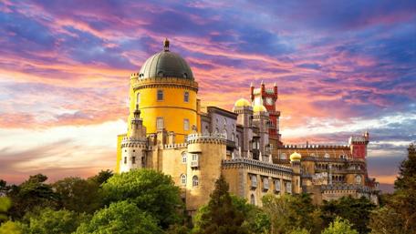 Timeless Elegance of a Historic Castle wallpaper