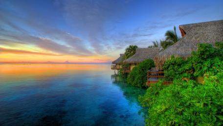 Heavenly Summer Retreat wallpaper