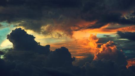 Dramatic Cloudy Sky at Sunset wallpaper
