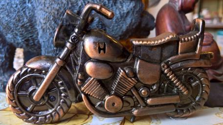 Stylish Motorcycle Figurine Design Artistry wallpaper
